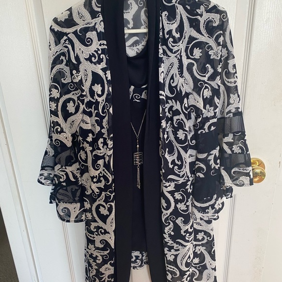 Mother of the bride pant suit - Picture 2 of 3